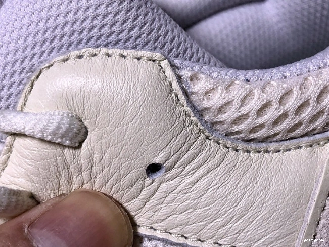 Yeezy Boost Adidas 700 Analog EG7596 1030